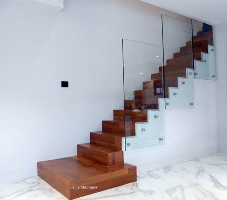 Garde-corps verre sur pièces inox 18