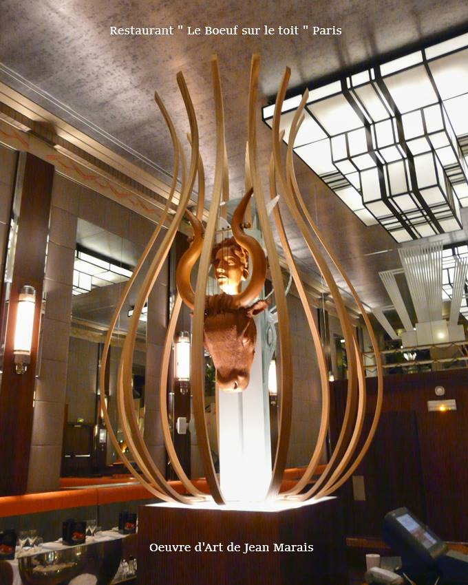 Sculpture verre Le Boeuf sur le toit 01